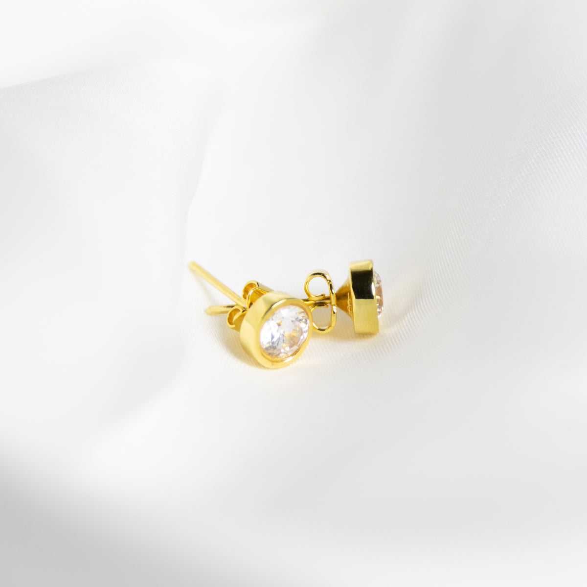 Clear Gem Circle Studs, Gold