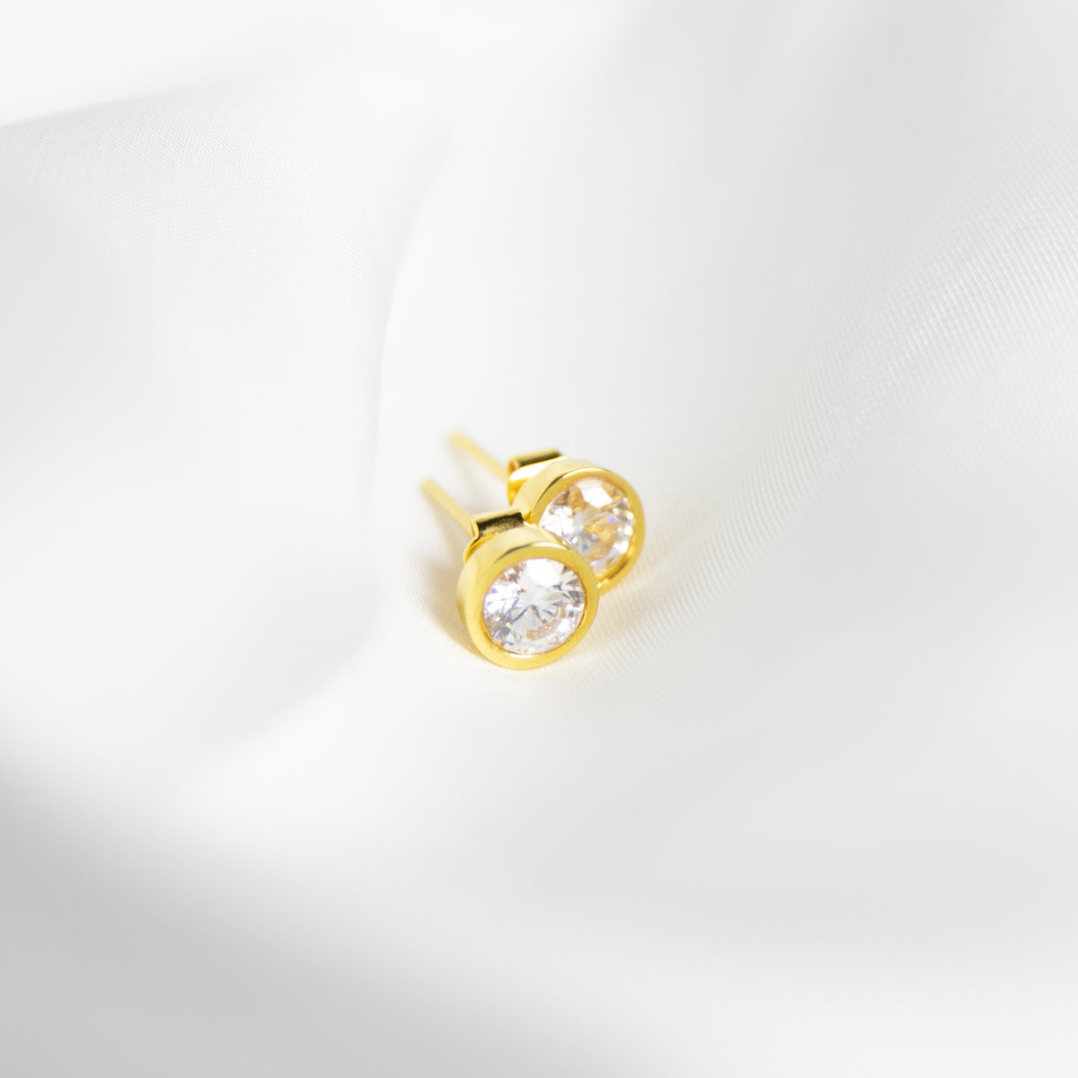 Clear Gem Circle Studs, Gold