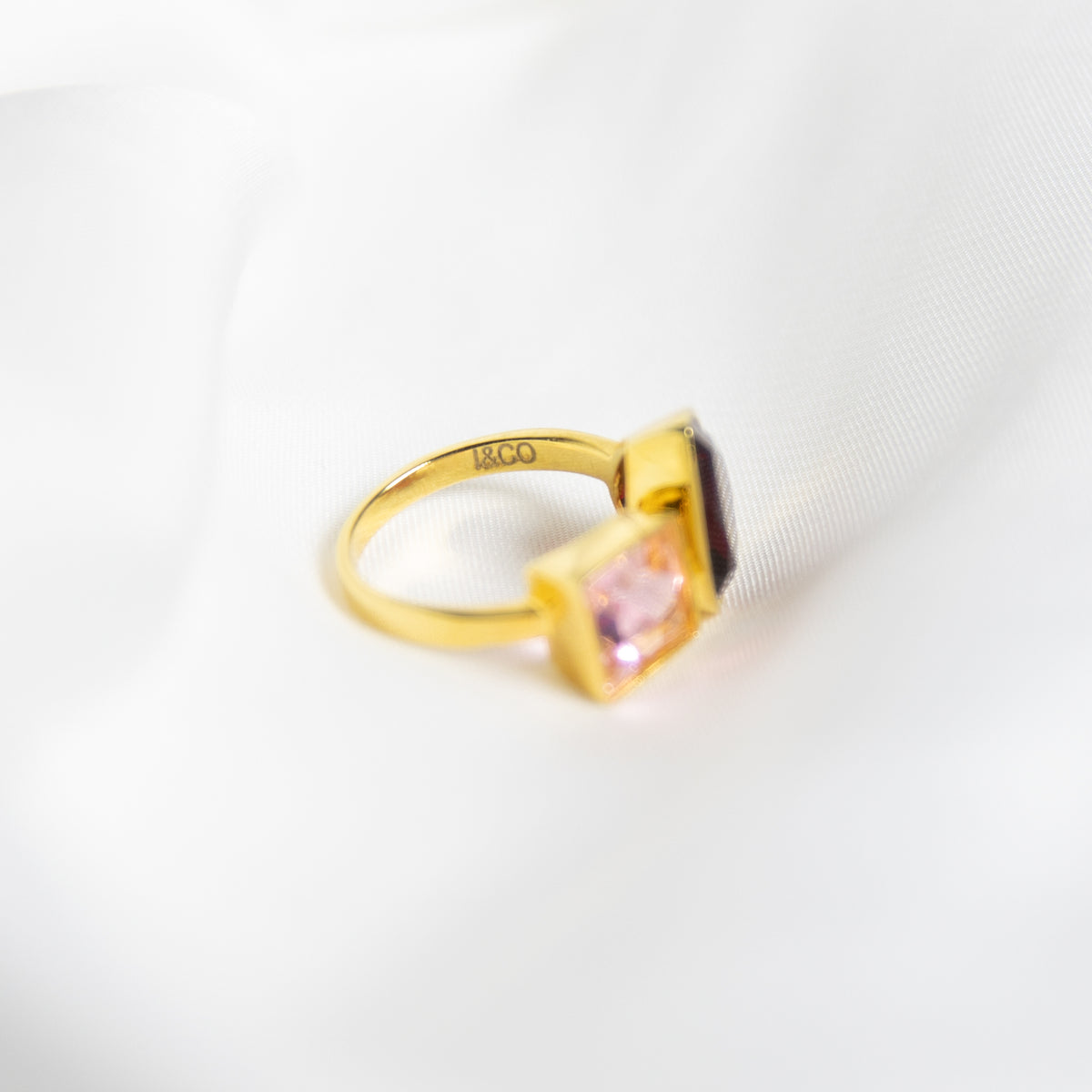Candyfloss x Pomegranate Gem Toi et Moi Ring, Gold